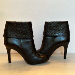 Coach Signature Shoes Women’s Mackenna soft black leather boots. Size 8.5 B